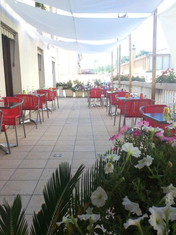 Logis Hotels - Hotel Et Restaurant Les Cordeliers Casteljaloux Ngoại thất bức ảnh