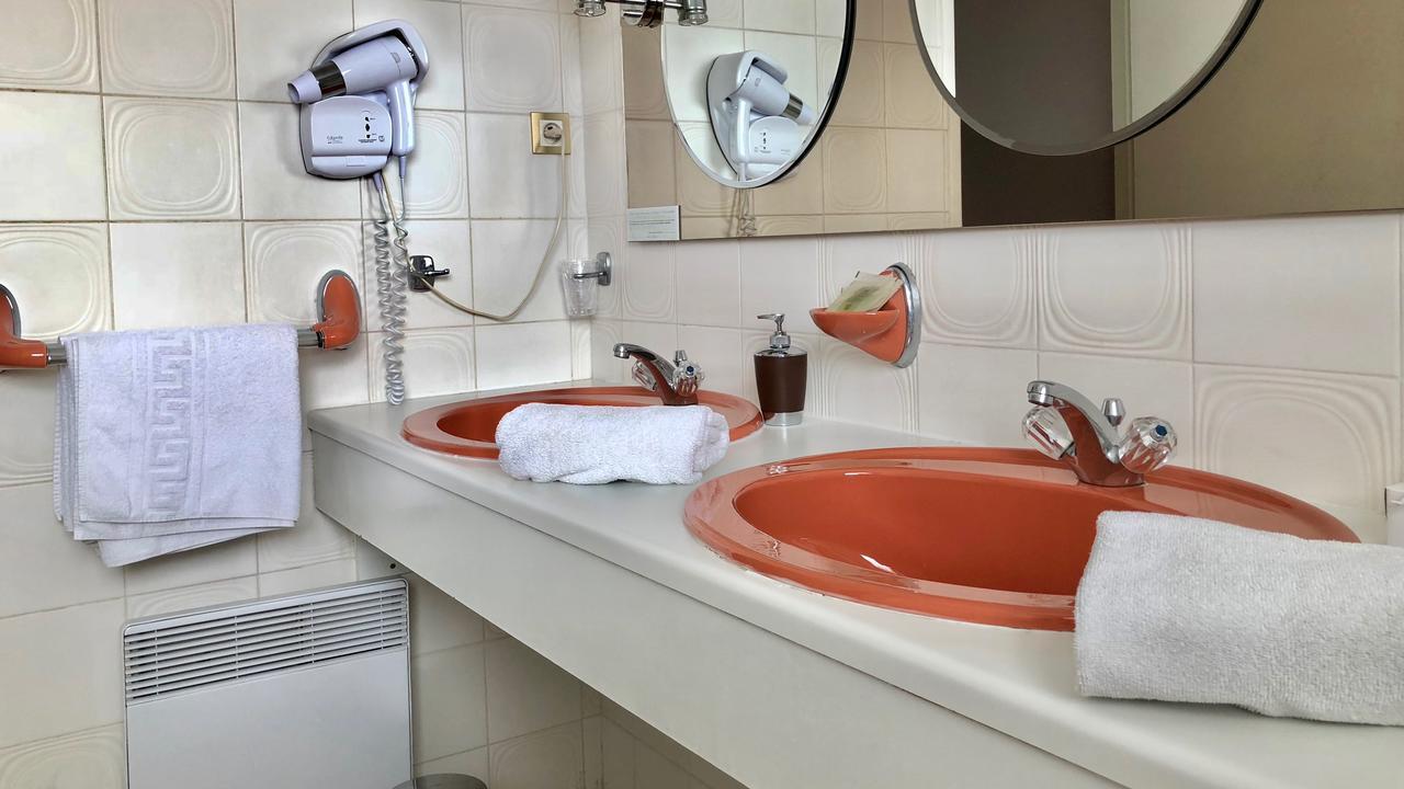 Logis Hotels - Hotel Et Restaurant Les Cordeliers Casteljaloux Ngoại thất bức ảnh