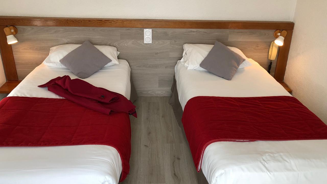 Logis Hotels - Hotel Et Restaurant Les Cordeliers Casteljaloux Ngoại thất bức ảnh